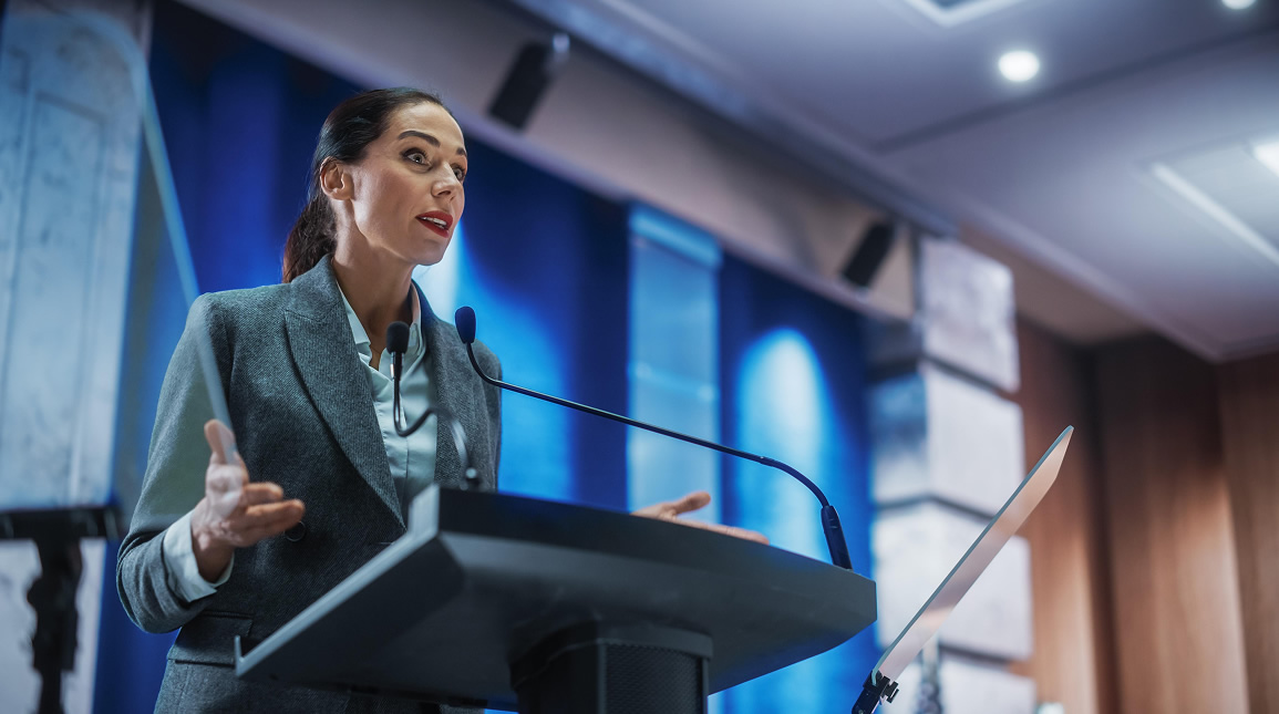 how to speak in public confidently - reherse